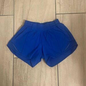 Women’s Lululemon Poolside Blue Hotty Hot Short Size 2
